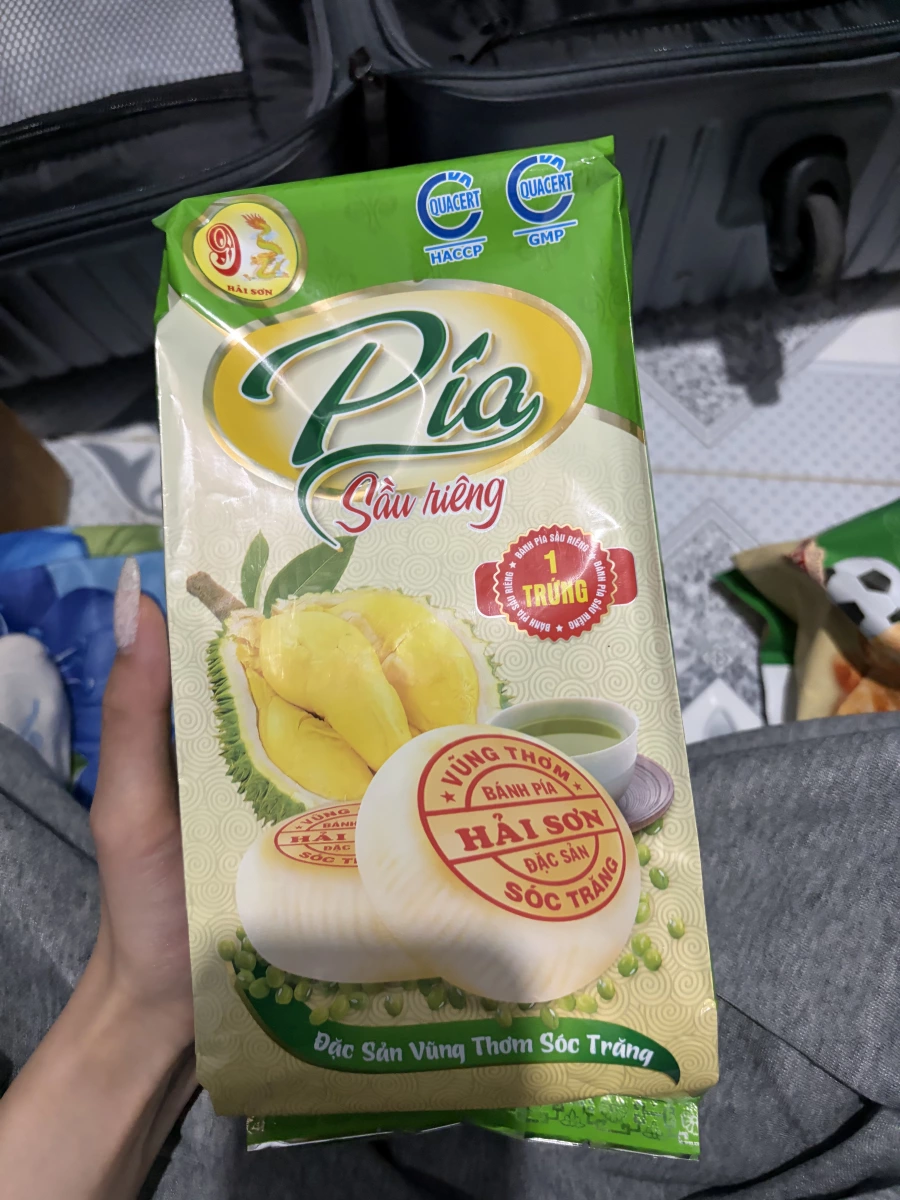 海山牌 (Hải Sơn) 榴槤蛋黃餅 (Bánh Pía)