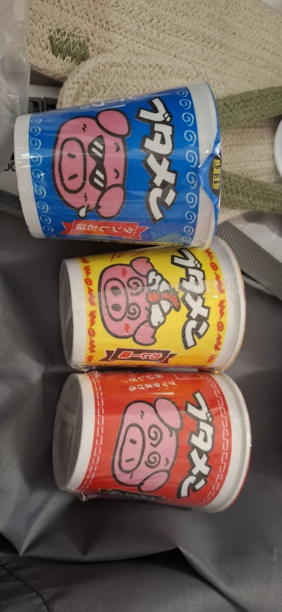 Oyatsu 小豬杯麵 (咖哩味)