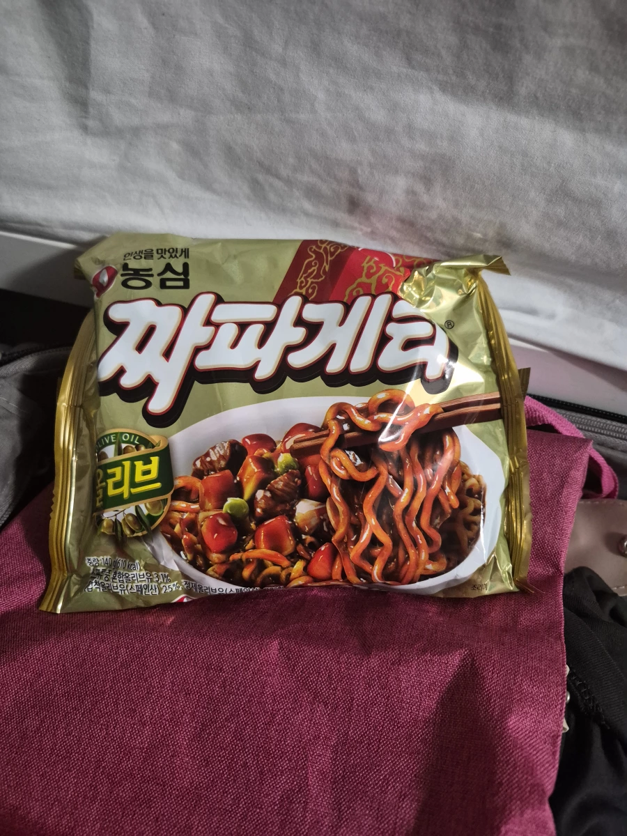 農心橄欖油炸醬麵 (Chapagetti)