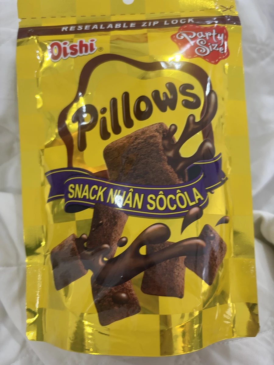 Oishi Pillows 巧克力夾心餅乾