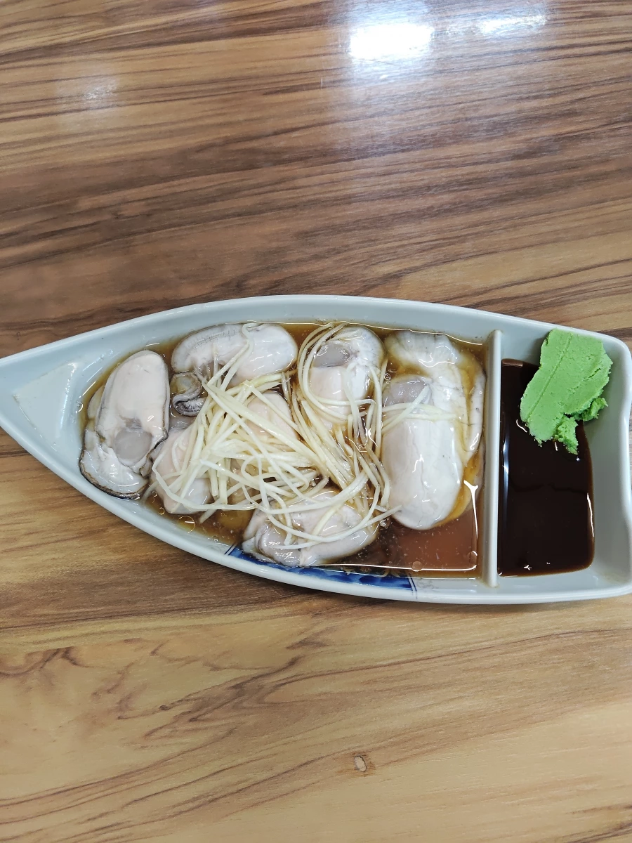生鮮生蠔料理（含生薑絲與山葵）