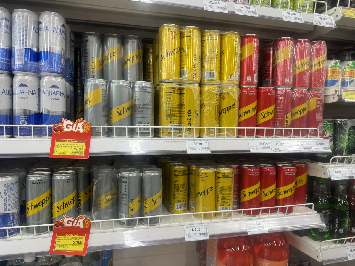 Aquafina 氣泡蘇打水、Schweppes 舒味思蘇打水等