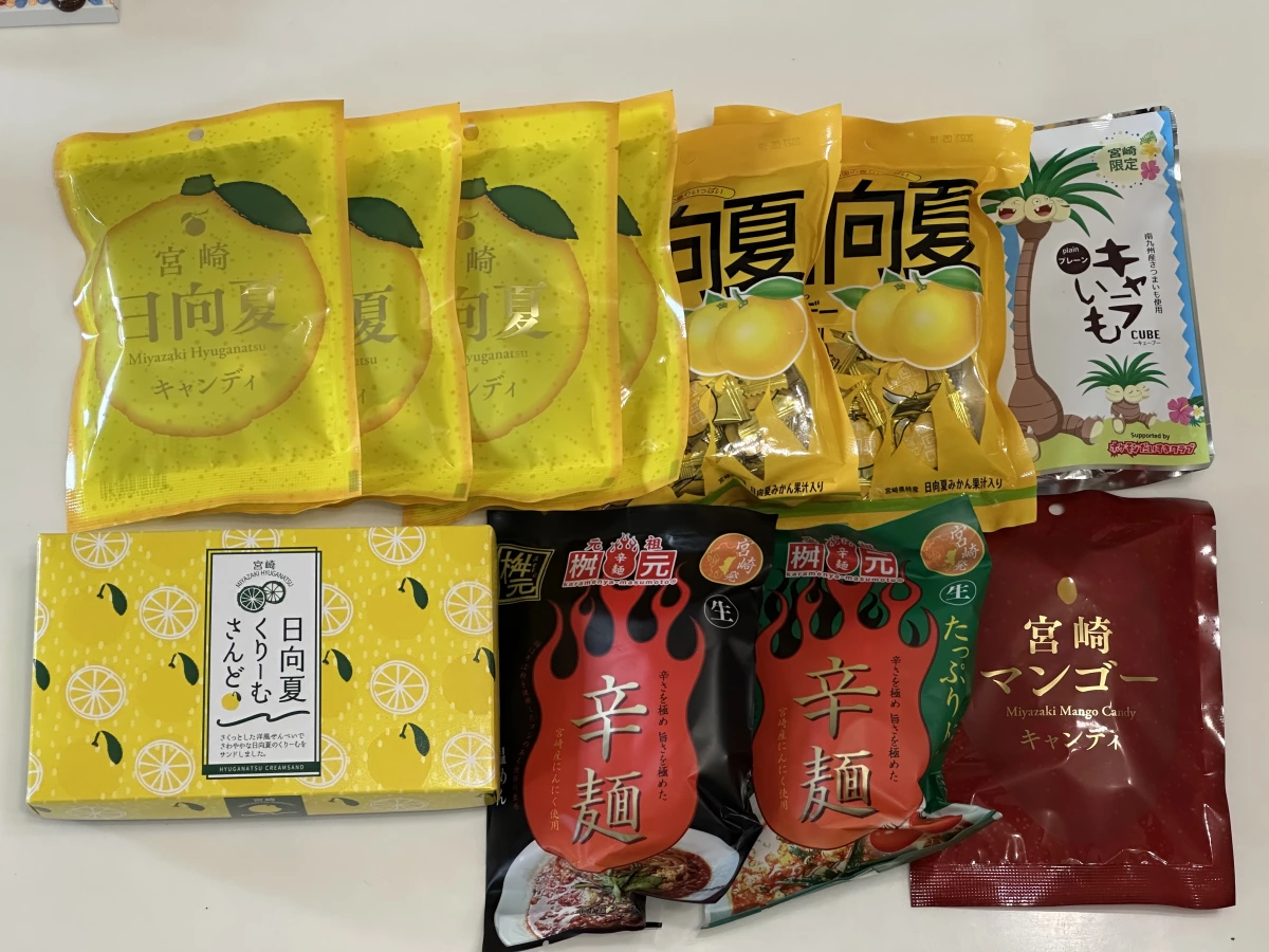 宮崎日向夏糖果、阿羅拉椰蛋樹地瓜方塊 (キャラいも CUBE)等