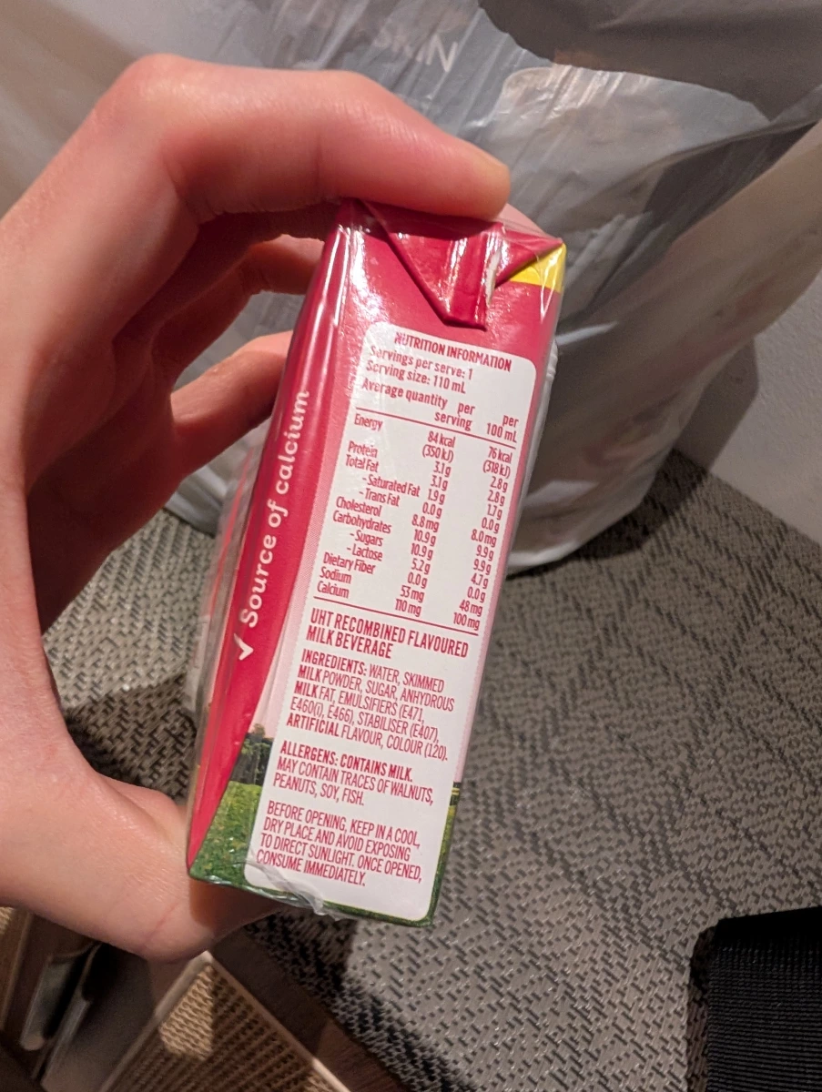 Pauls 草莓調味乳飲料 (UHT)