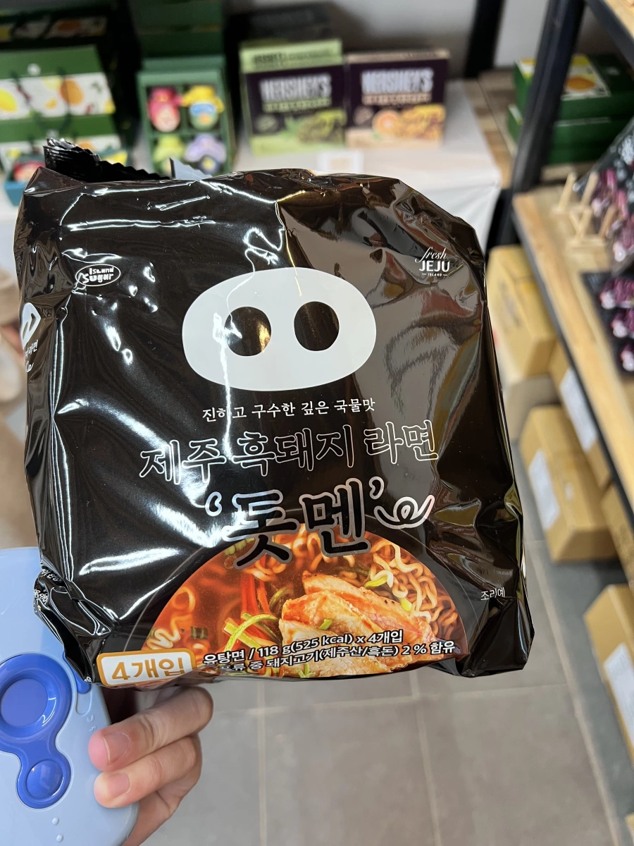 韓國濟州黑豬肉泡麵 (돗멘)