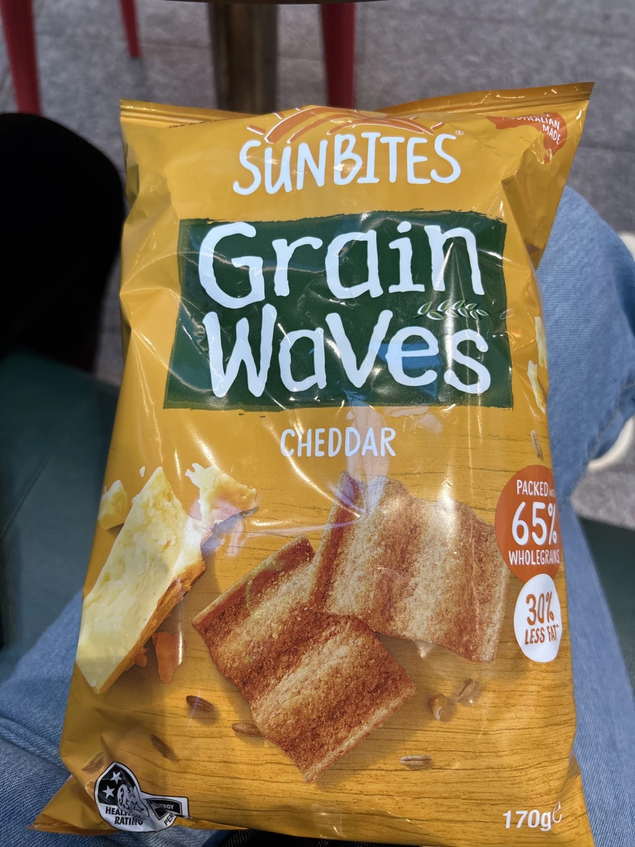 SUNBITES Grain Waves Cheddar 穀物波浪片（切達起司口味）