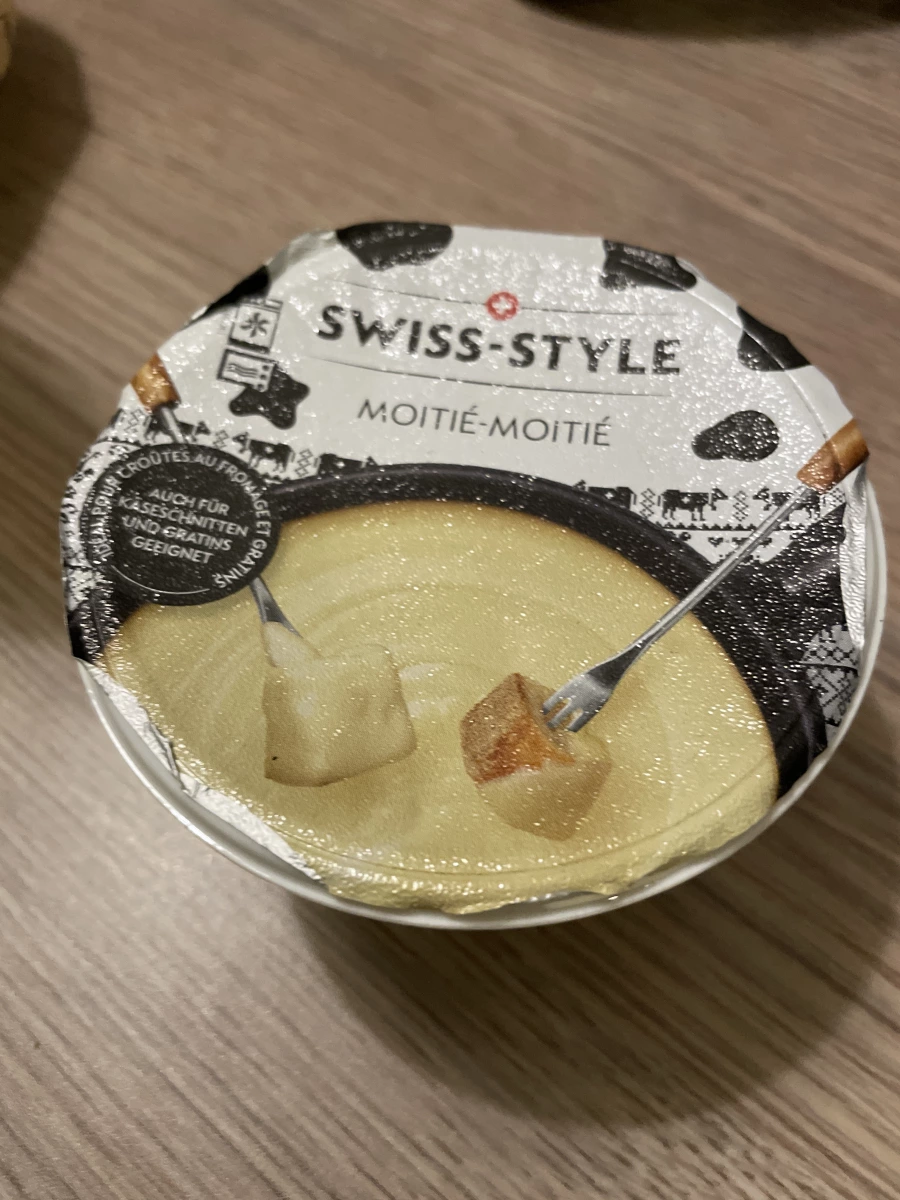 瑞士風味起司鍋 (Swiss-Style Moitié-Moitié Fondue)