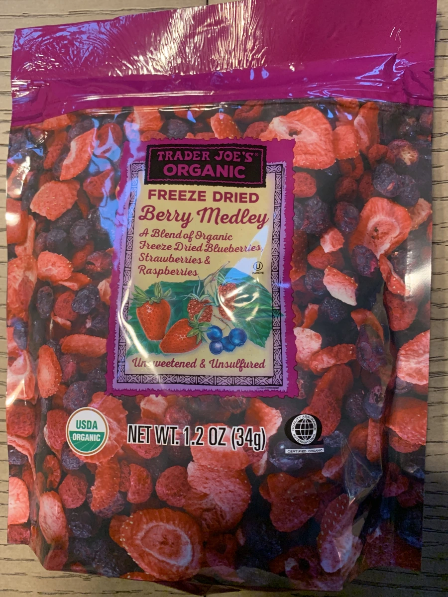Trader Joe's 冷凍乾燥綜合莓果乾