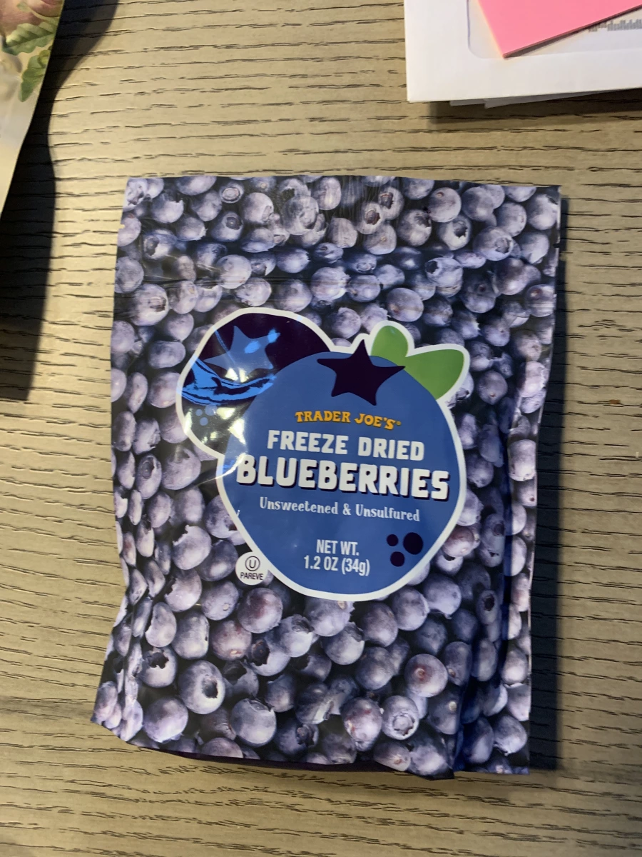 Trader Joe's 冷凍乾燥藍莓 (Freeze Dried Blueberries)