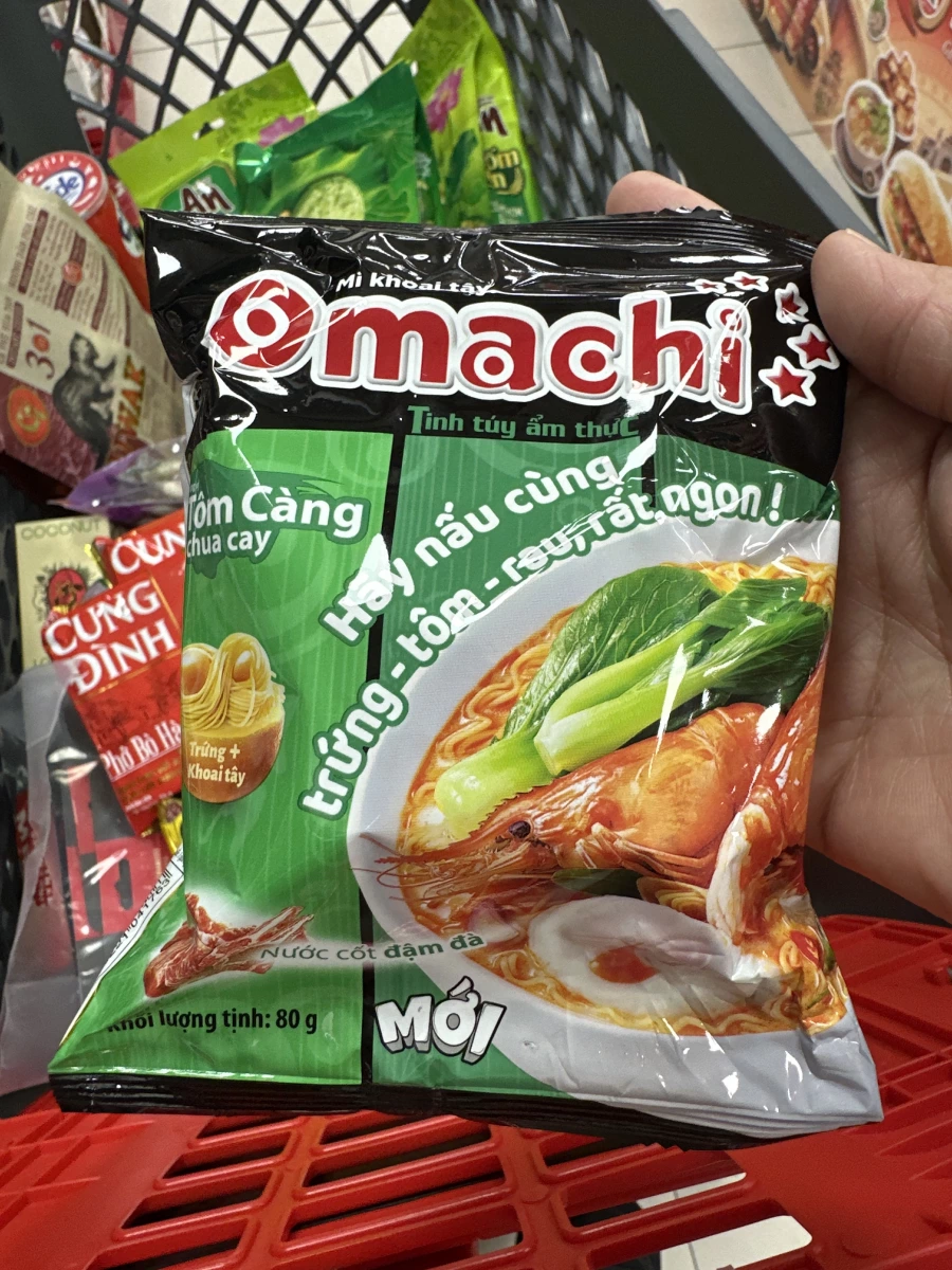 Omachi 蝦味泡麵 (Tôm Càng Chua Cay)、Cung Đình 牛肉河粉 (Phở Bò Hà Nội)等
