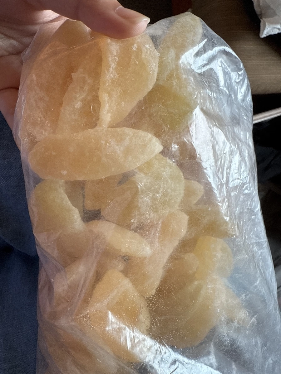 糖漬薑片（疑似蜜餞果乾）