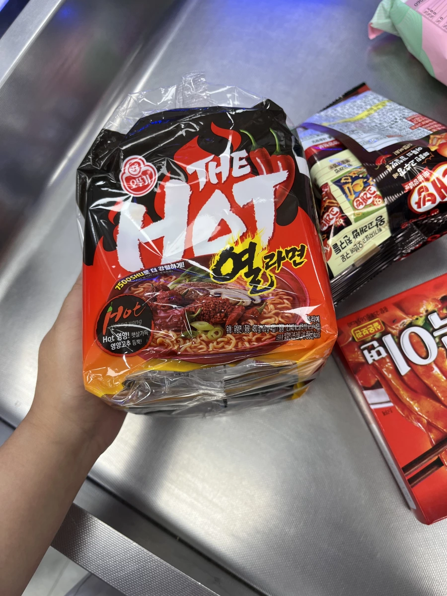 不倒翁 THE HOT 熱拉麵、韓國零食或泡麵等
