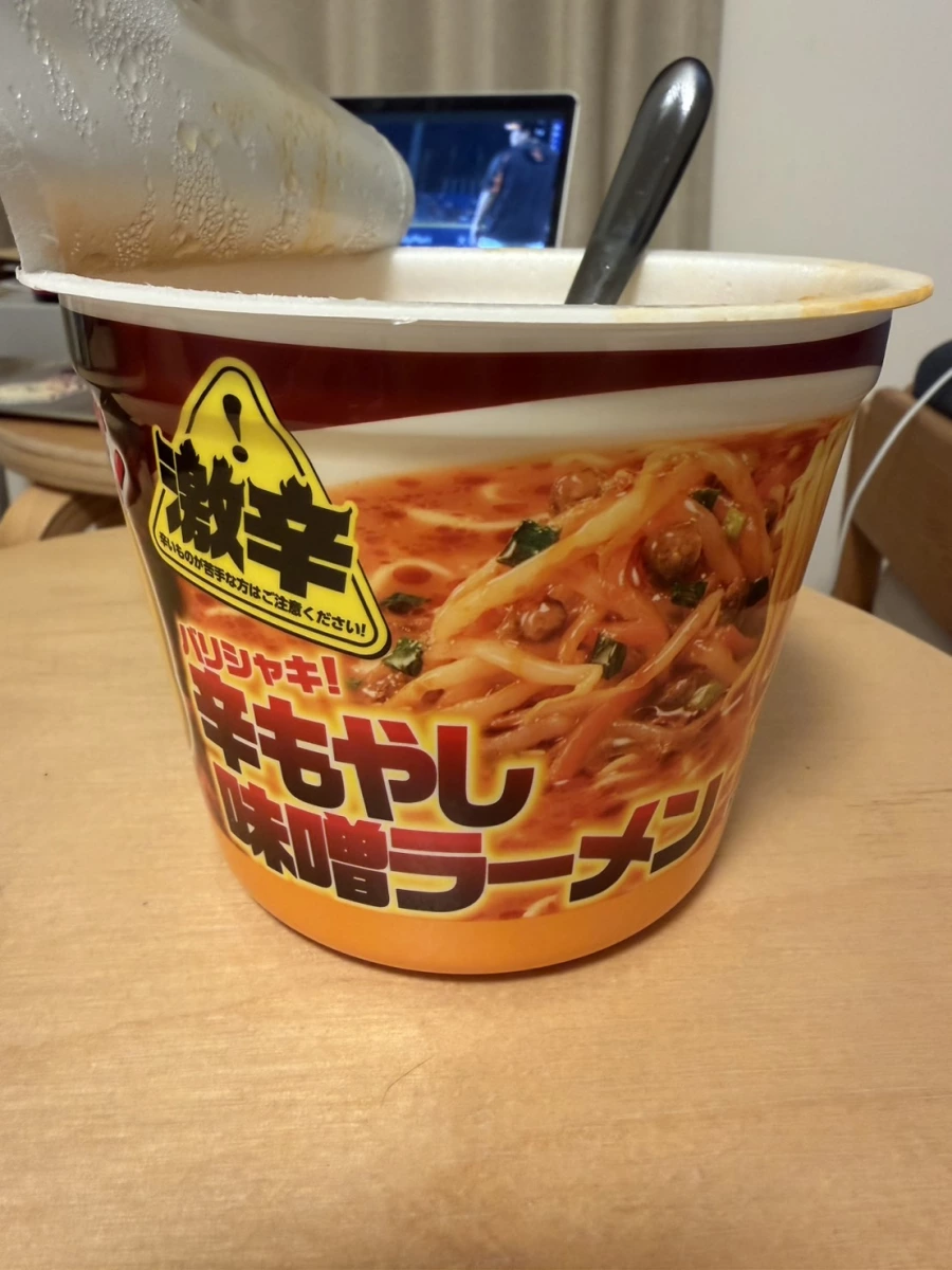 日本辛豆芽味噌泡麵