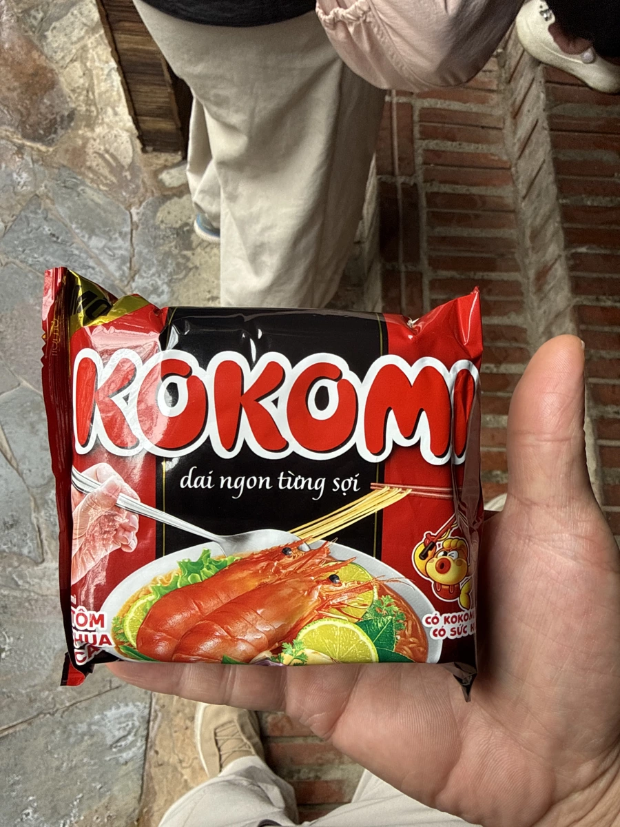 越南 KOKOMI 酸辣蝦風味泡麵