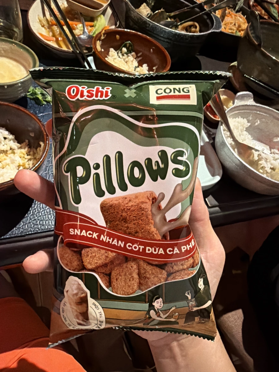 Oishi x CỘNG Pillows 咖啡椰奶夾心零食
