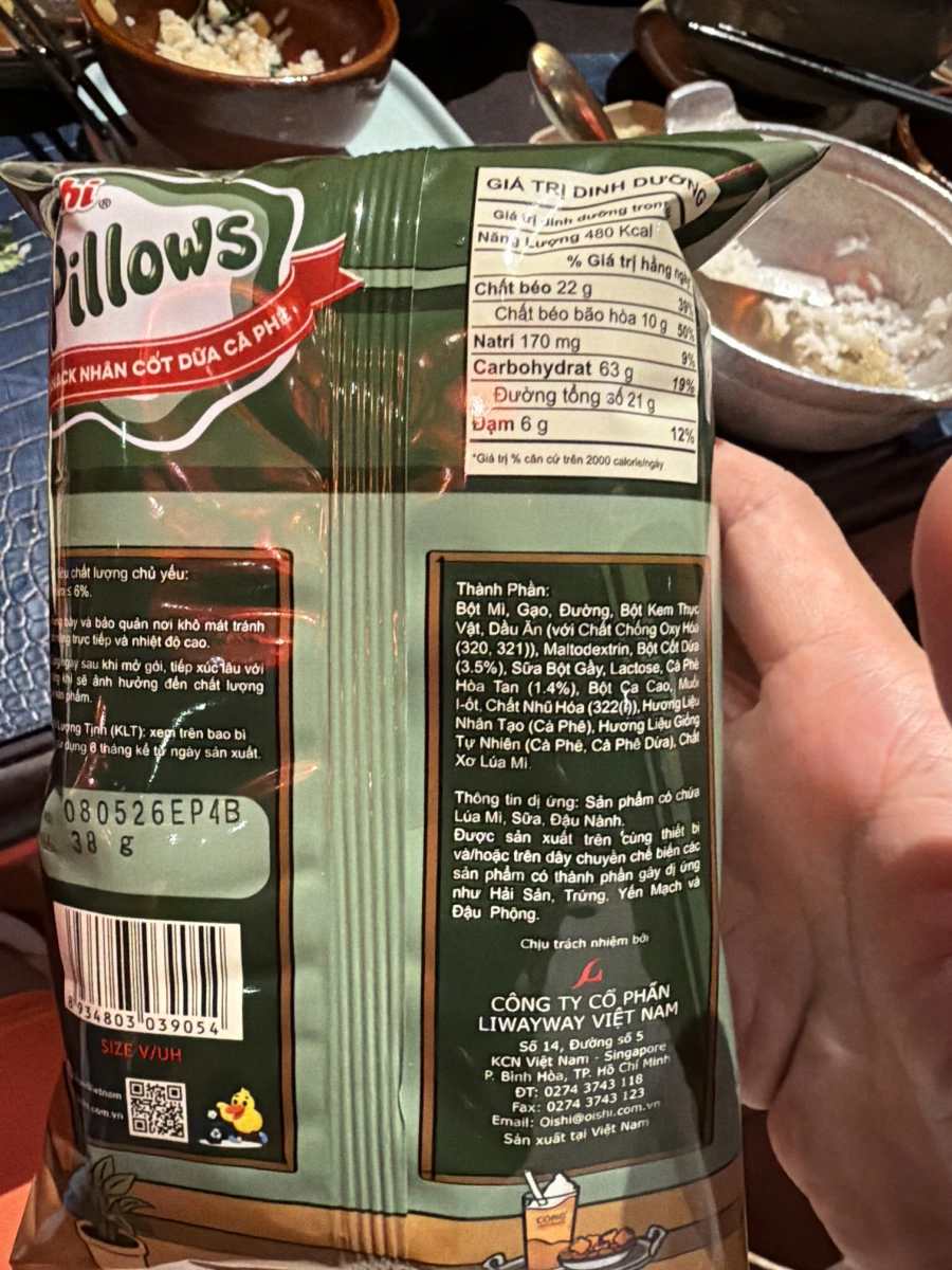 Oishi x CỘNG Pillows 咖啡椰奶夾心零食