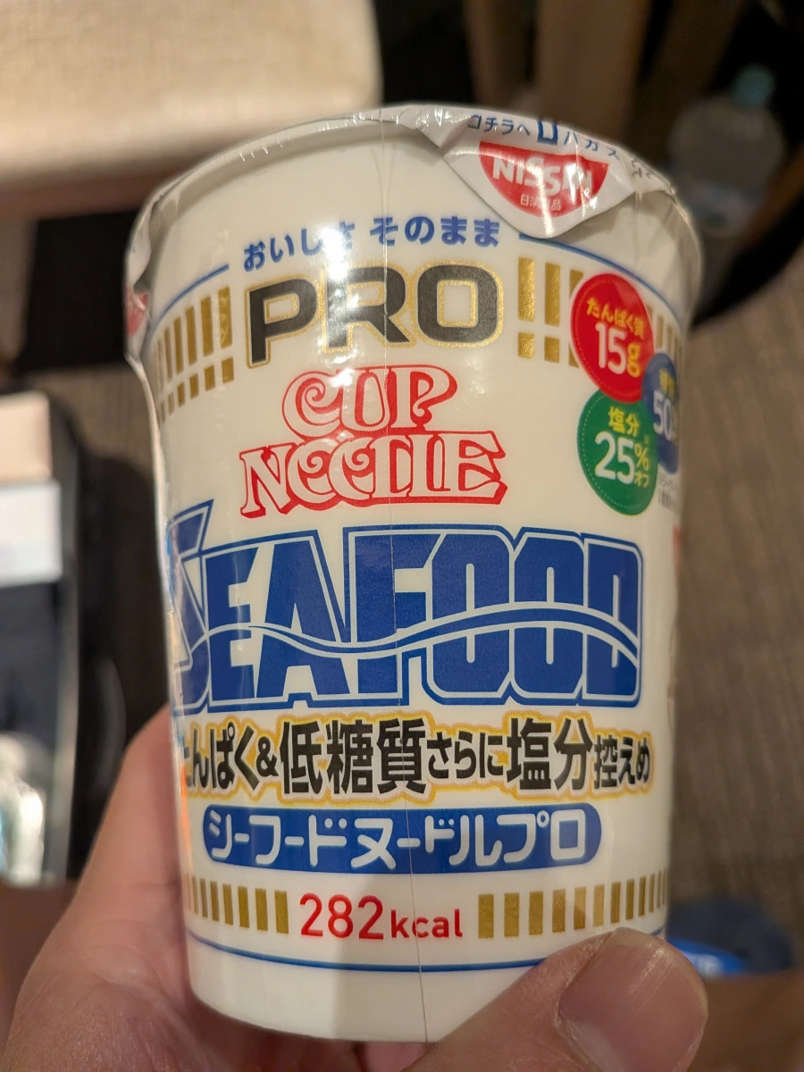 日清 Cup Noodle PRO 高蛋白質低糖質海鮮口味泡麵