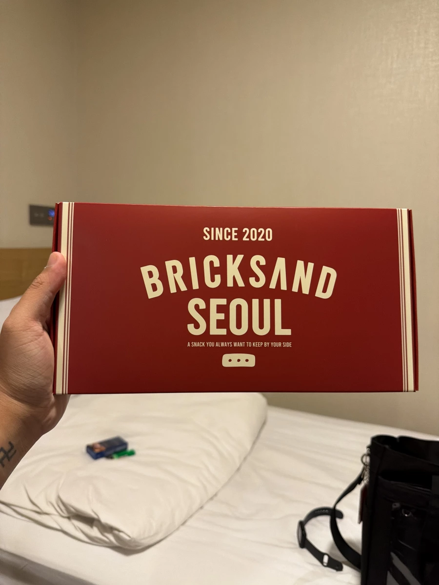 BRICKSAND SEOUL 費南雪禮盒、捲菸