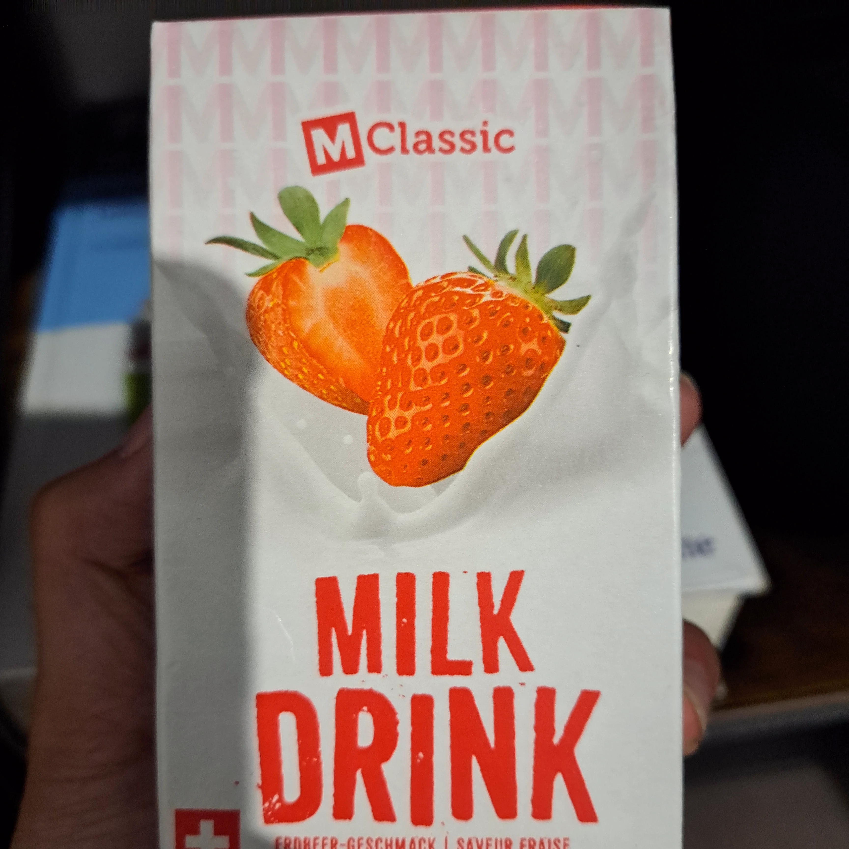 M-Classic 草莓調味乳 (UHT)