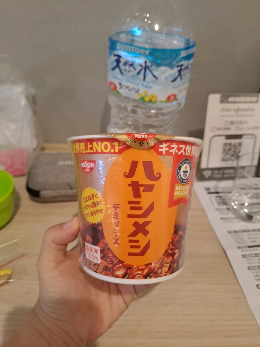日清ハヤシメシ（牛肉燴飯即食杯飯）