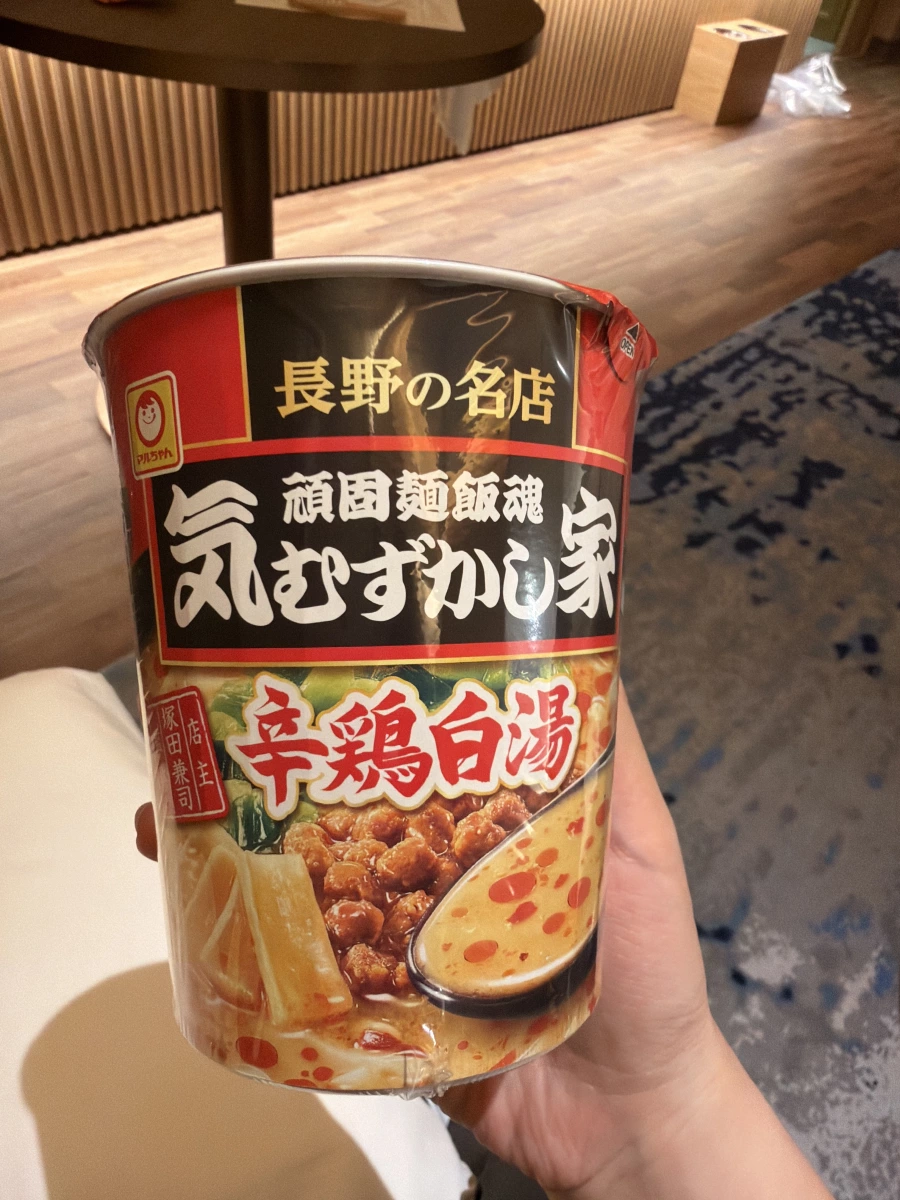 東洋水產 気むずかし家 辛雞白湯杯麵