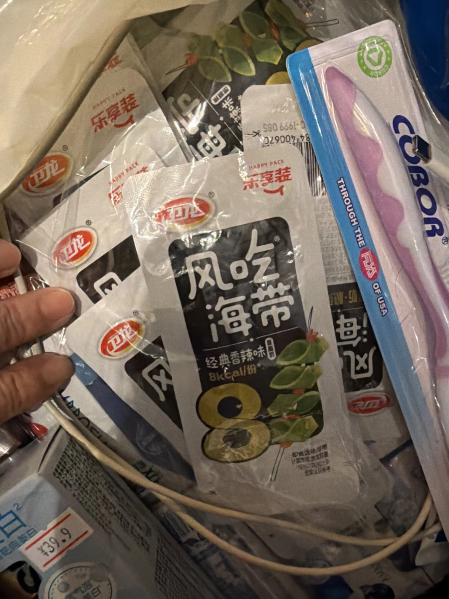衛龍風吃海帶（經典香辣味）、COBOR 可貝爾眼膜