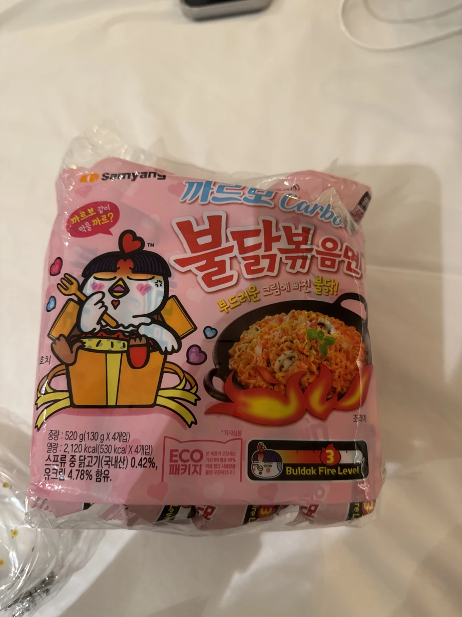 三養奶油白醬辣雞麵