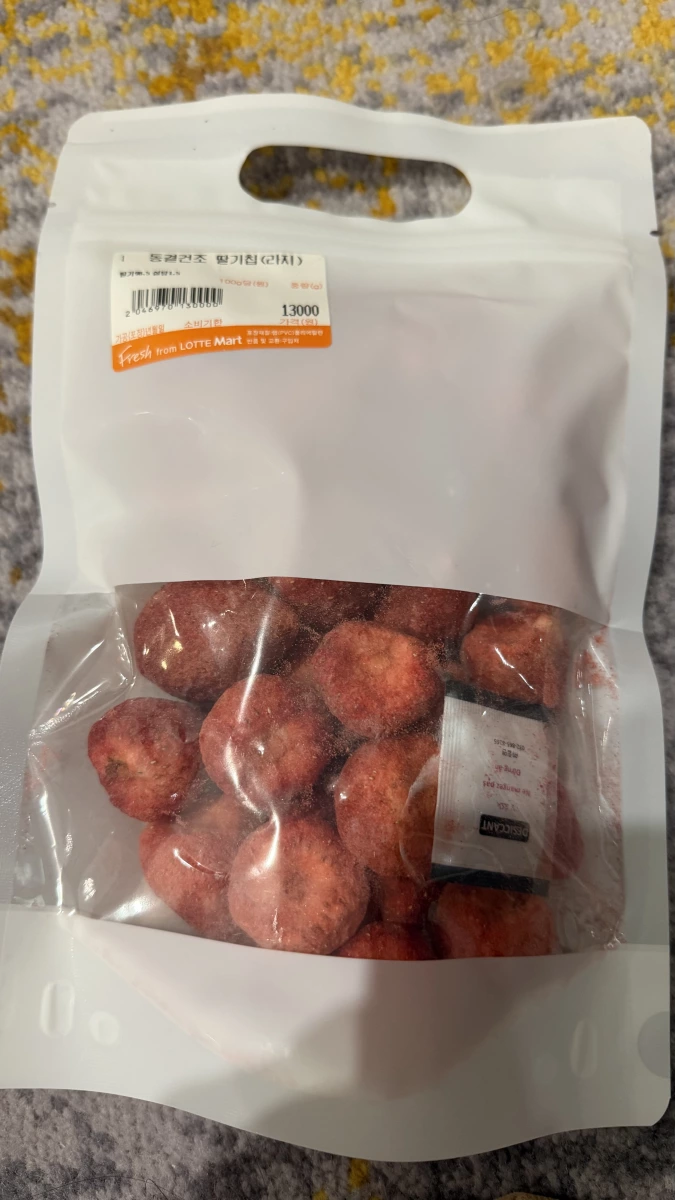 韓國樂天超市冷凍乾燥草莓乾