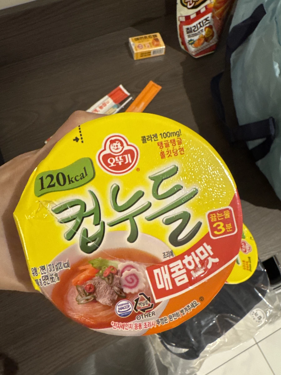 不倒翁Cup Noodle辣味杯麵