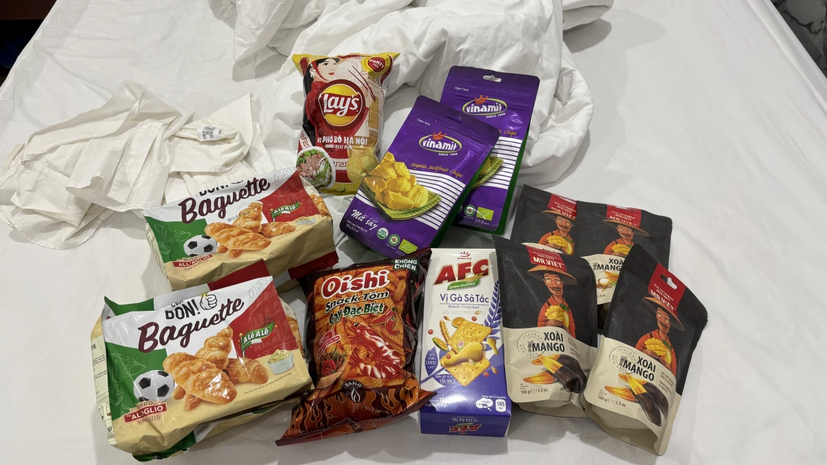 Lay's 越南河粉口味洋芋片 (Vị Phở Bò Hà Nội)、Vinamit 波羅蜜乾 (Organic Jackfruit Chips)等