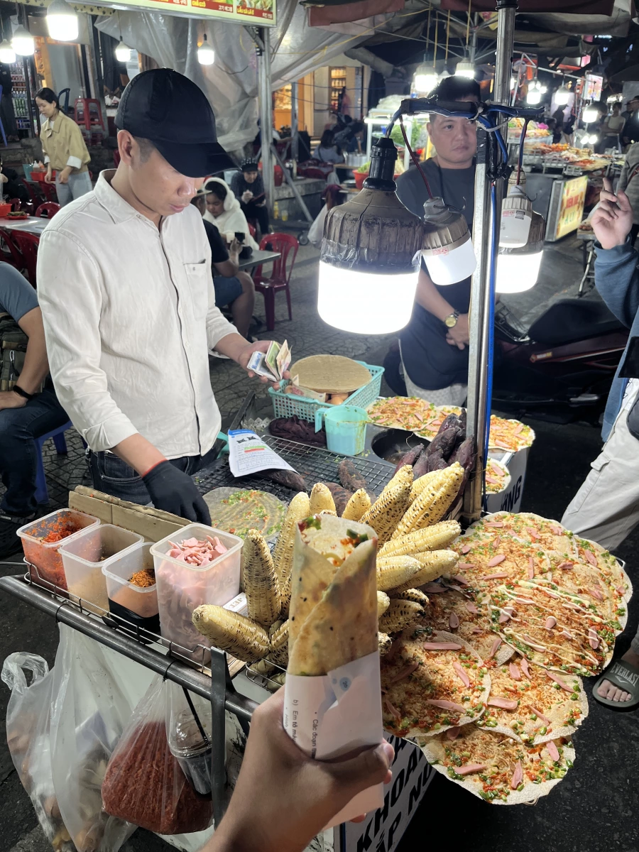 越南披薩 (Bánh Tráng Nướng)、烤玉米