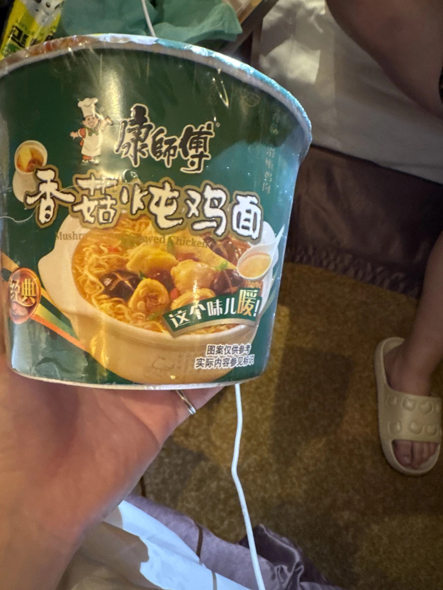 康師傅香菇燉雞麵
