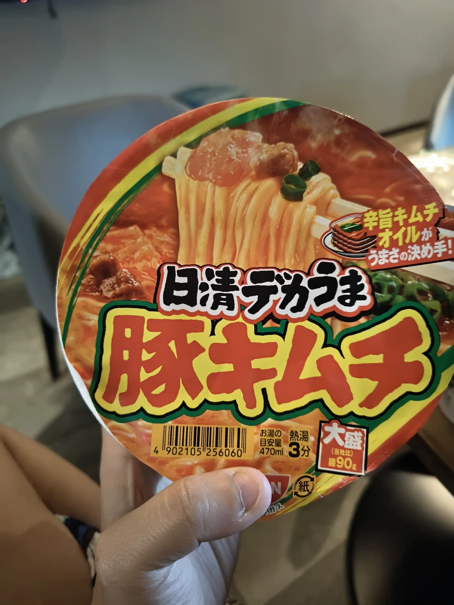 日清 Deka-uma 豬肉泡菜風味泡麵