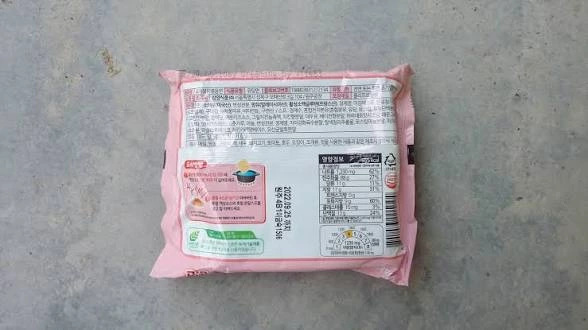 三養奶油白醬辣雞炒麵