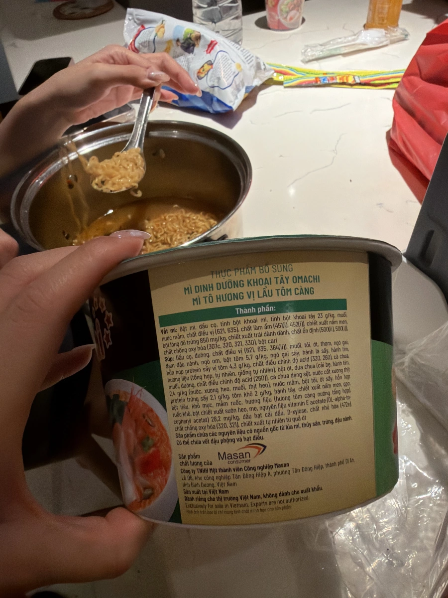 Omachi 越南酸辣大蝦口味泡麵