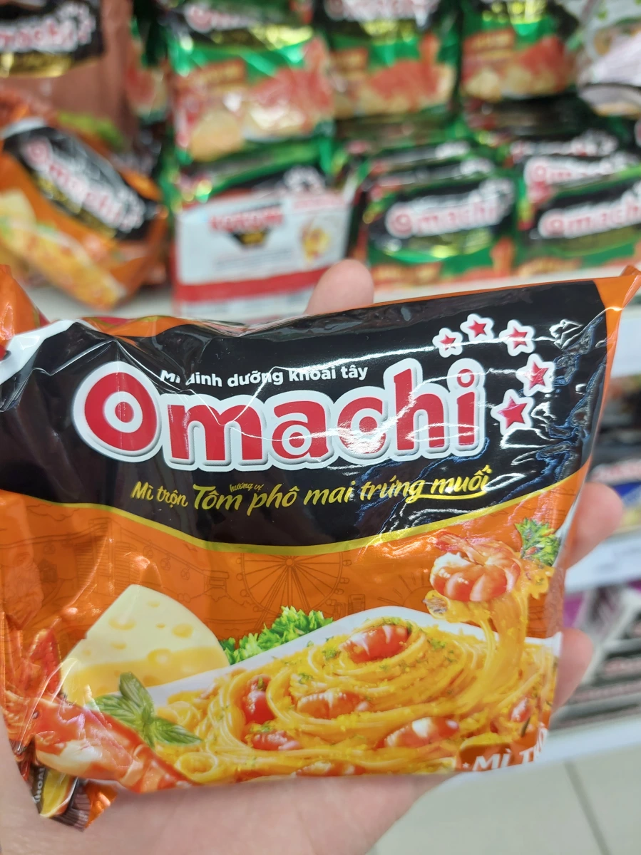 Omachi 鹹蛋黃起司蝦拌麵 (越南泡麵)