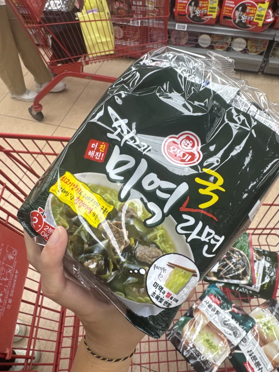 不倒翁 (Ottogi) 牛肉海帶湯拉麵