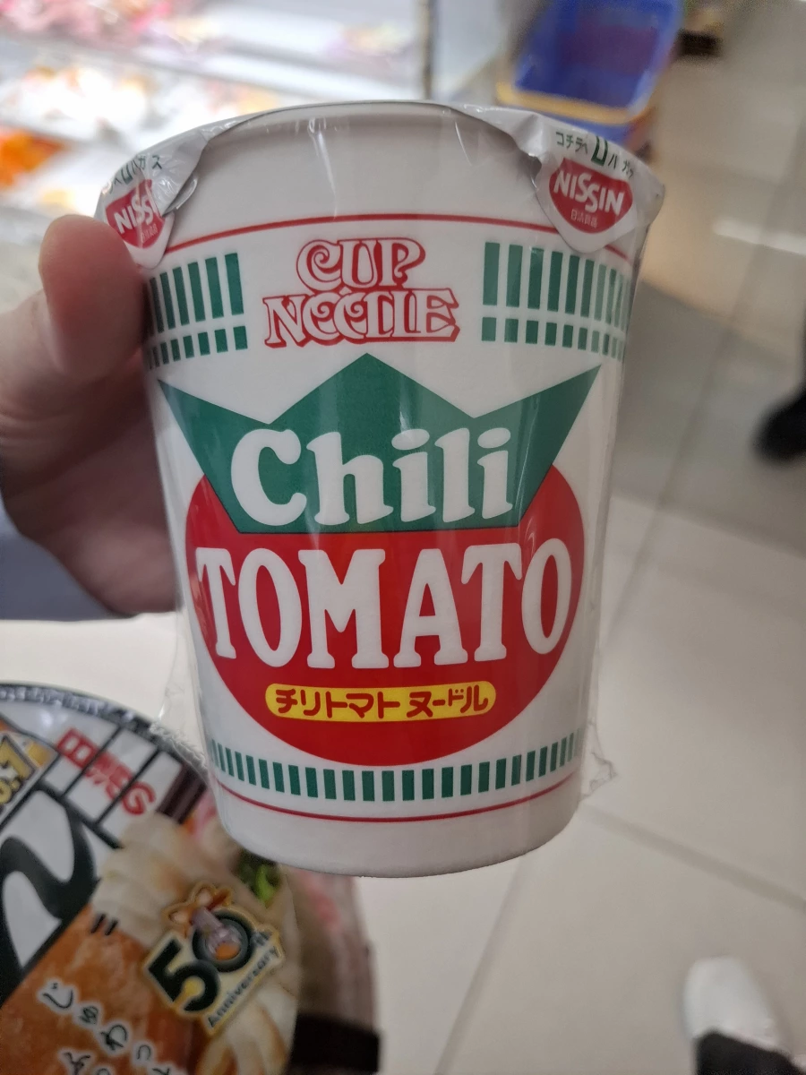 日清辣椒番茄杯麵