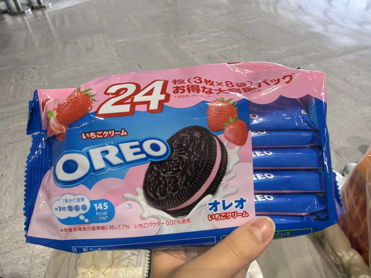 OREO 草莓奶油口味餅乾