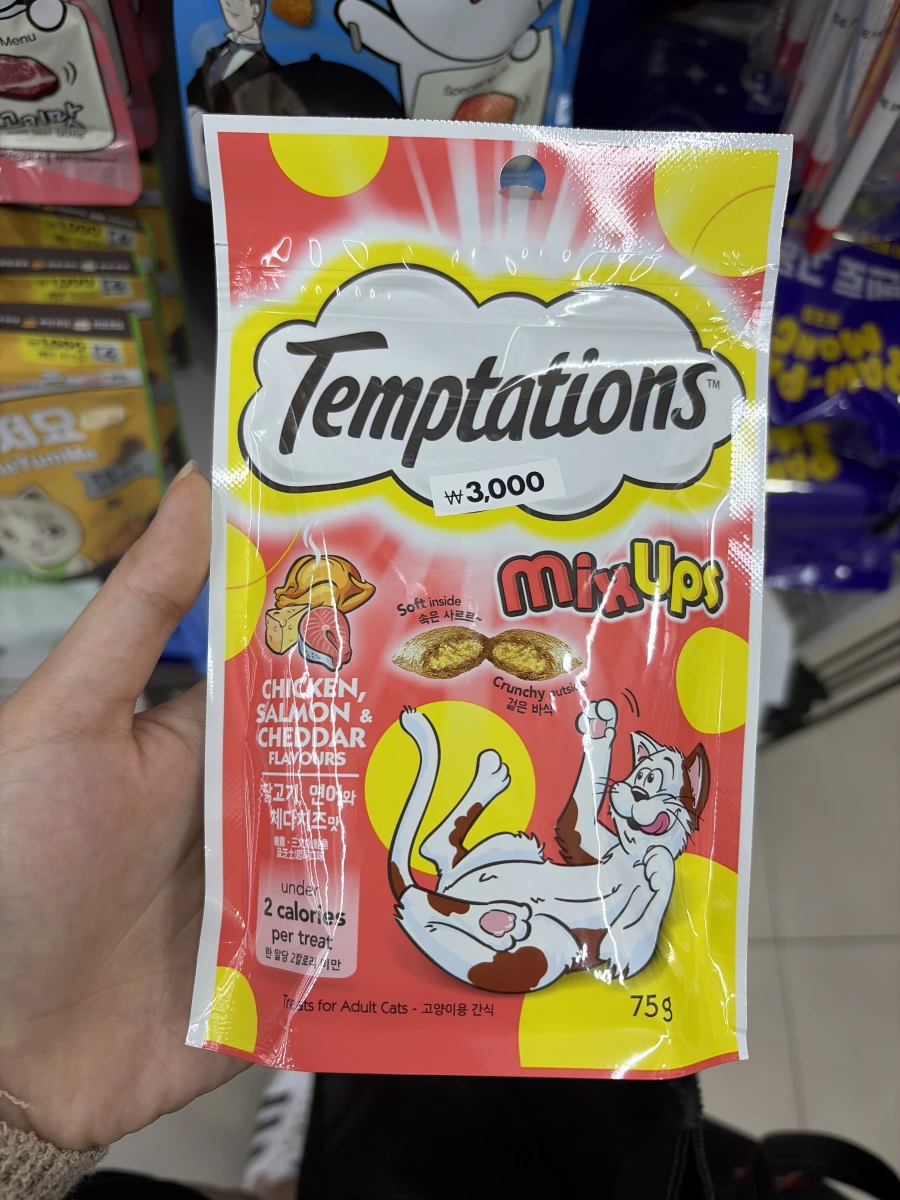 Temptations 貓餡餅 (雞肉、鮭魚及起司口味)