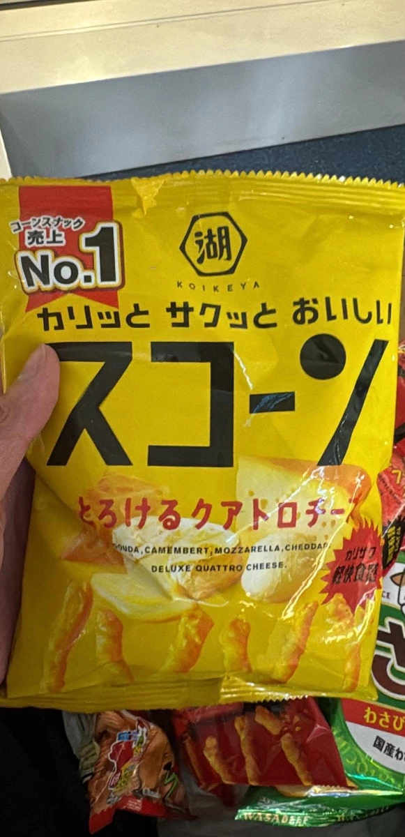 湖池屋 Scone 司康酥（四重起司口味）