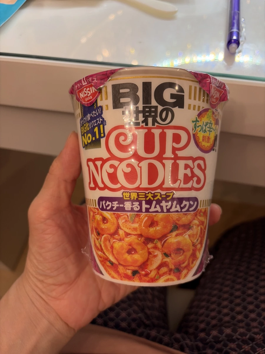 日清 BIG 杯麵 香菜冬蔭功口味