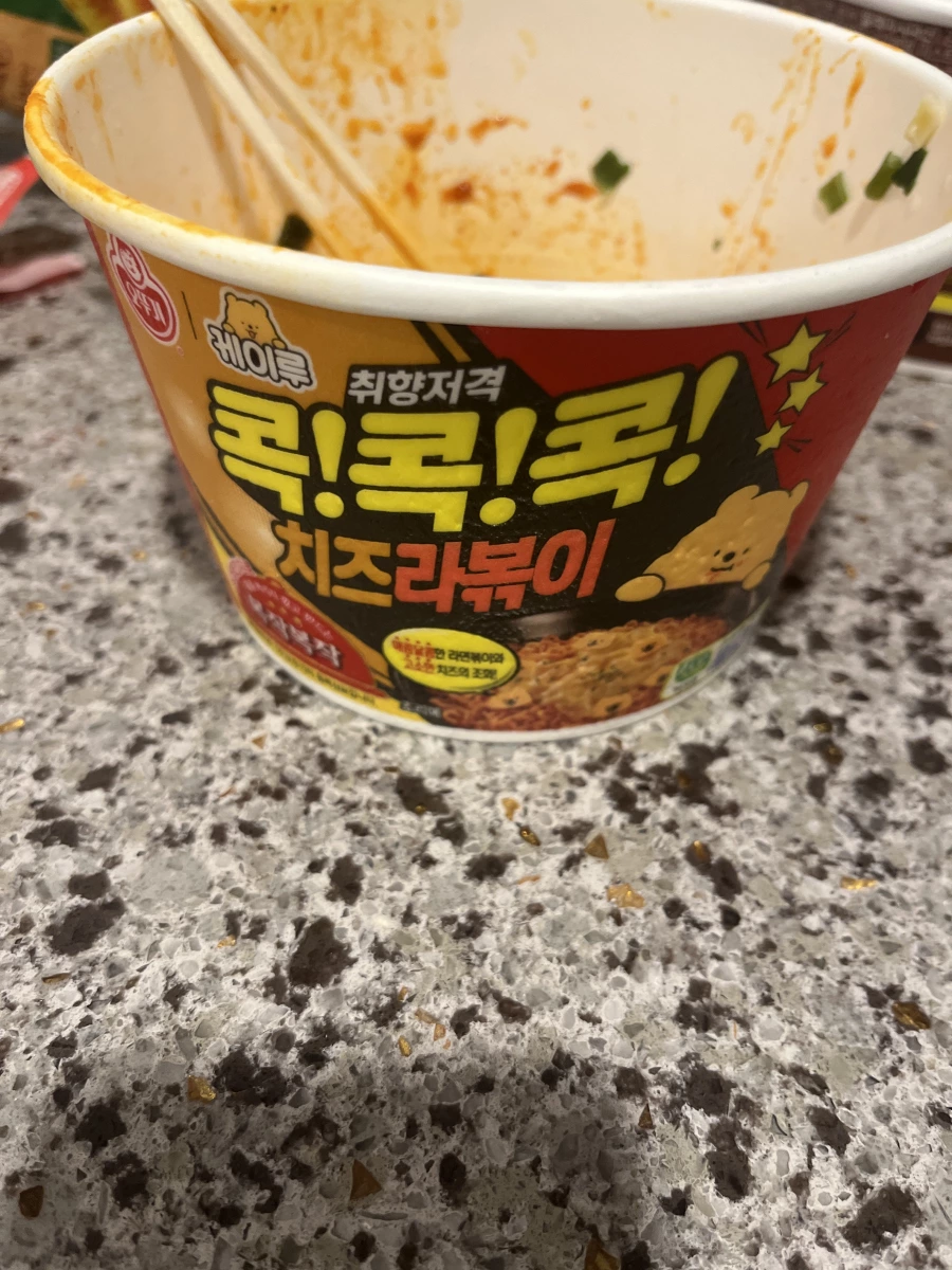 不倒翁 Kok Kok Kok 起司辣炒年糕風味乾拌麵