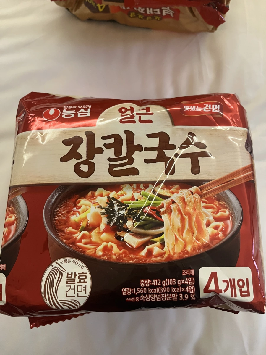 農心 辛辣味噌刀削麵 (Nongshim Eolkeun Jang-kalguksu)