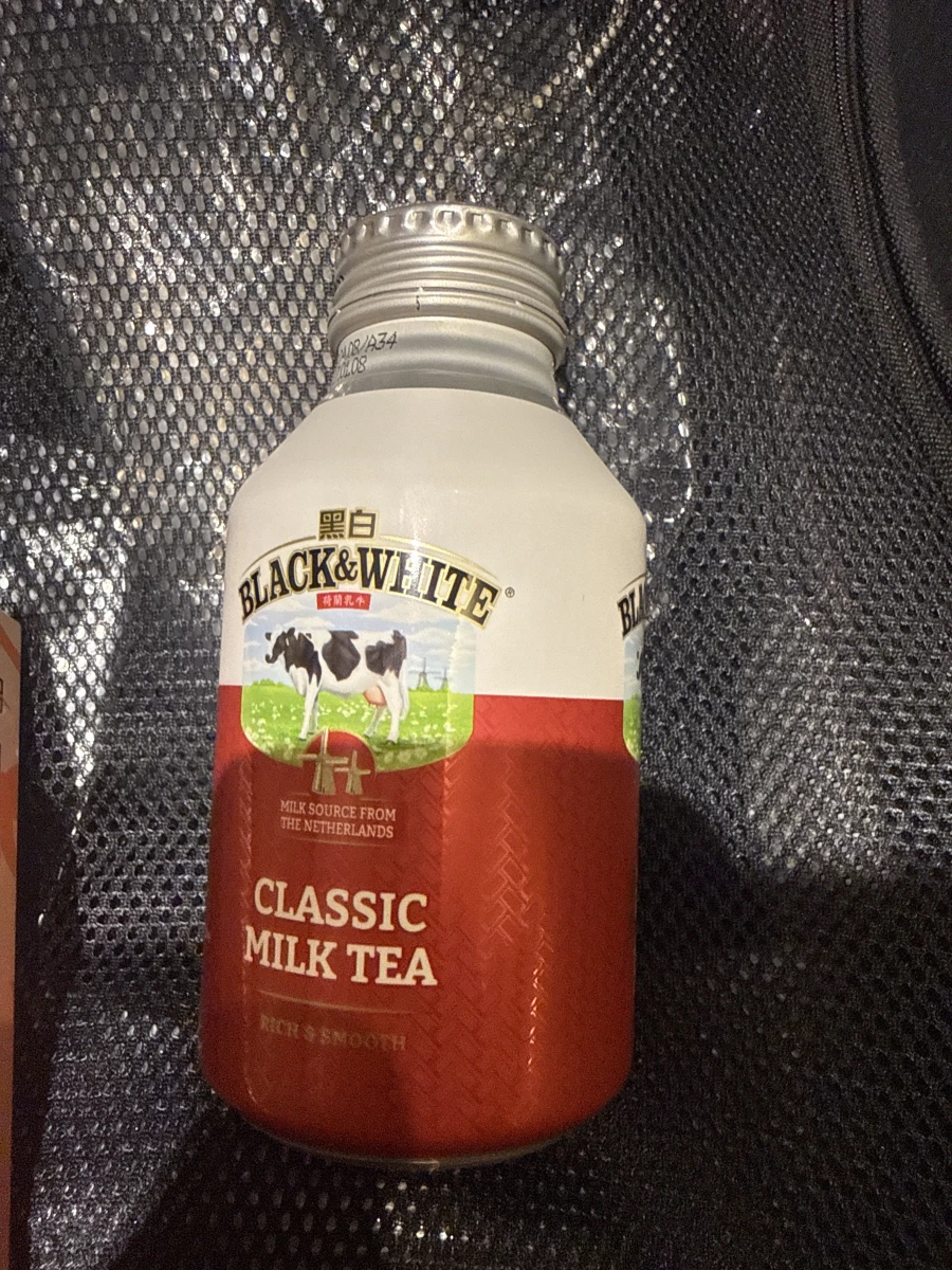 黑白經典奶茶 (Black & White Classic Milk Tea)