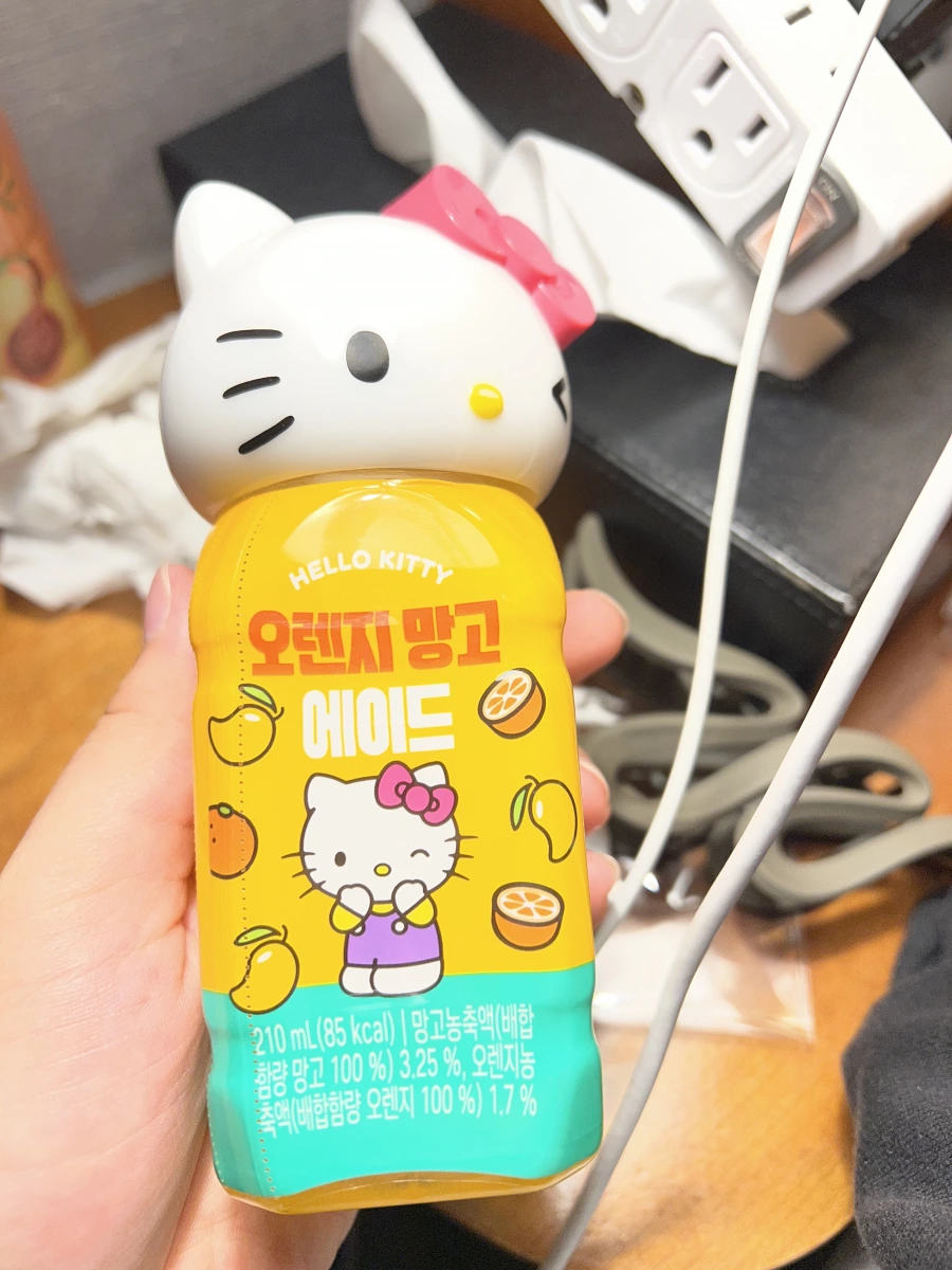 Hello Kitty 柳橙芒果果汁 (Hello Kitty Orange Mango Ade)