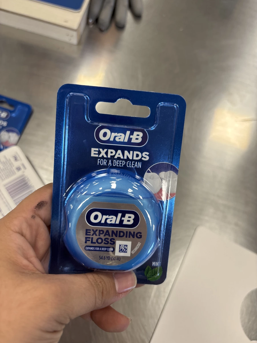Oral-B 膨脹牙線