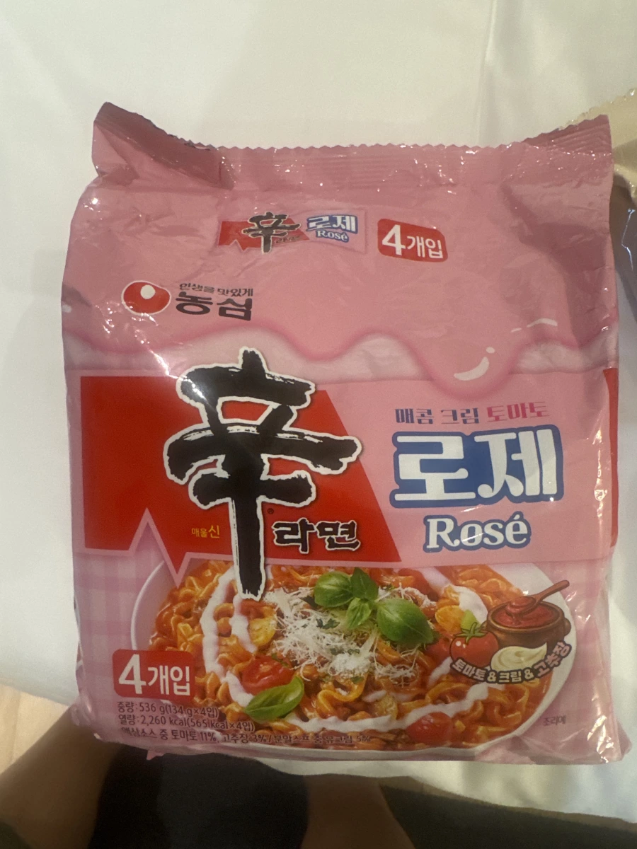 農心辛拉麵粉紅羅勒風味 (Nongshim Shin Ramyun Rosé)