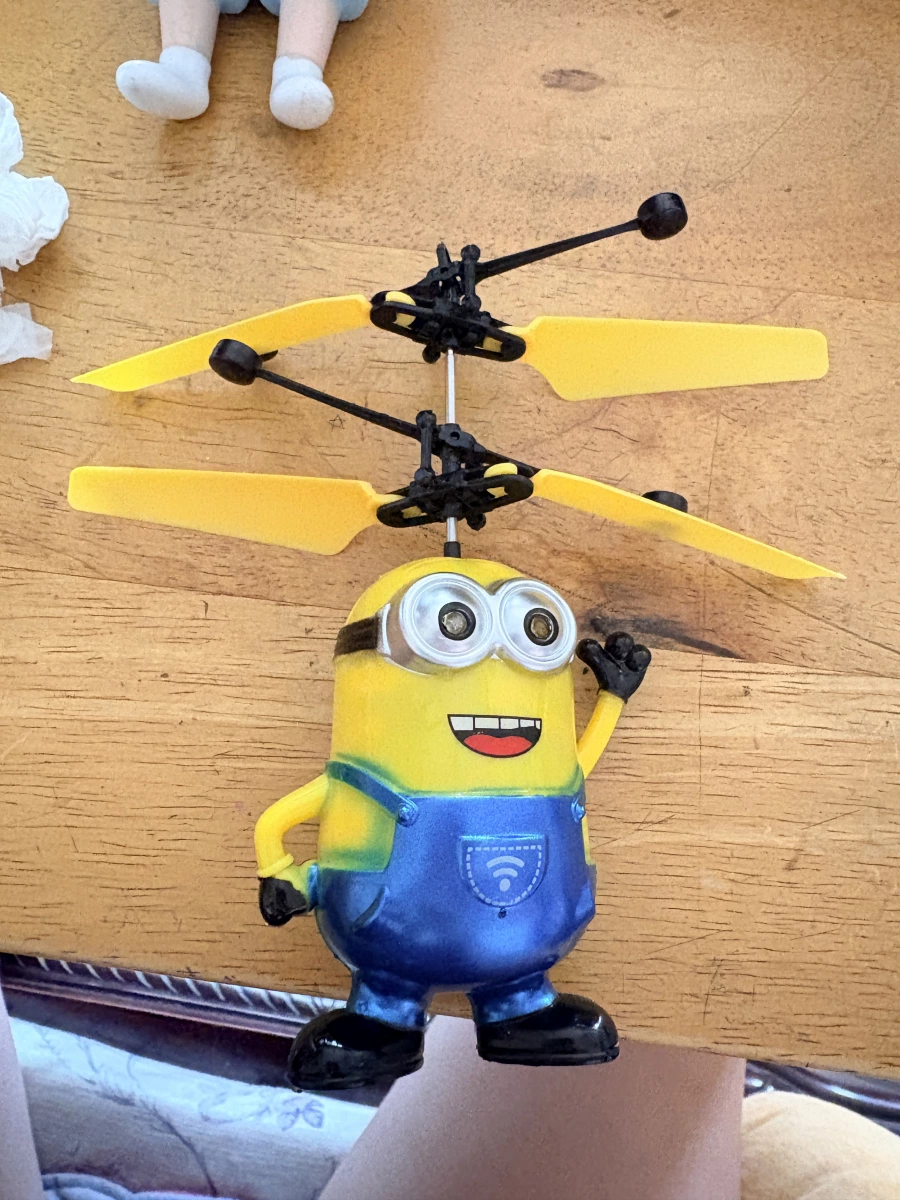 小小兵造型無線飛行玩具