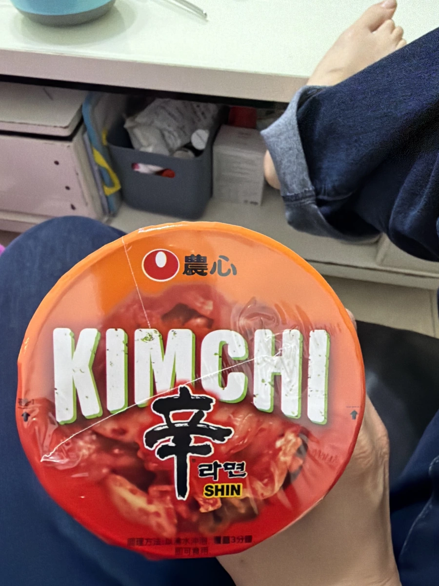 農心辛泡菜味杯麵
